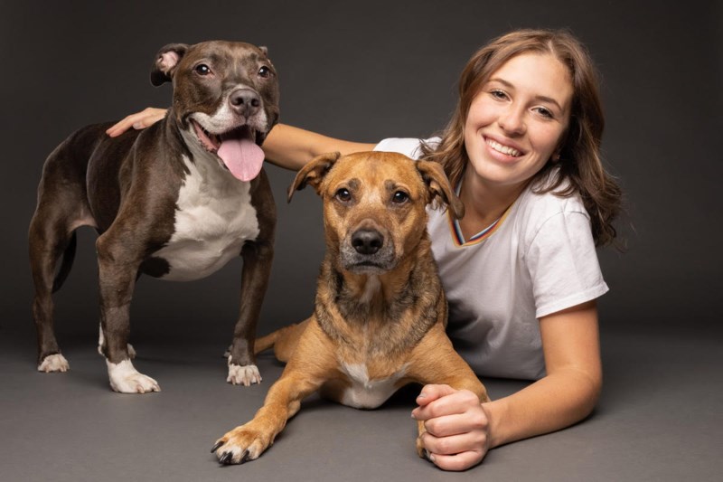 This Photographer Is Fighting Pit Bull Stereotypes With Joyous Family Portraits